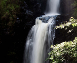 Vue sur une des cascades de Gimel