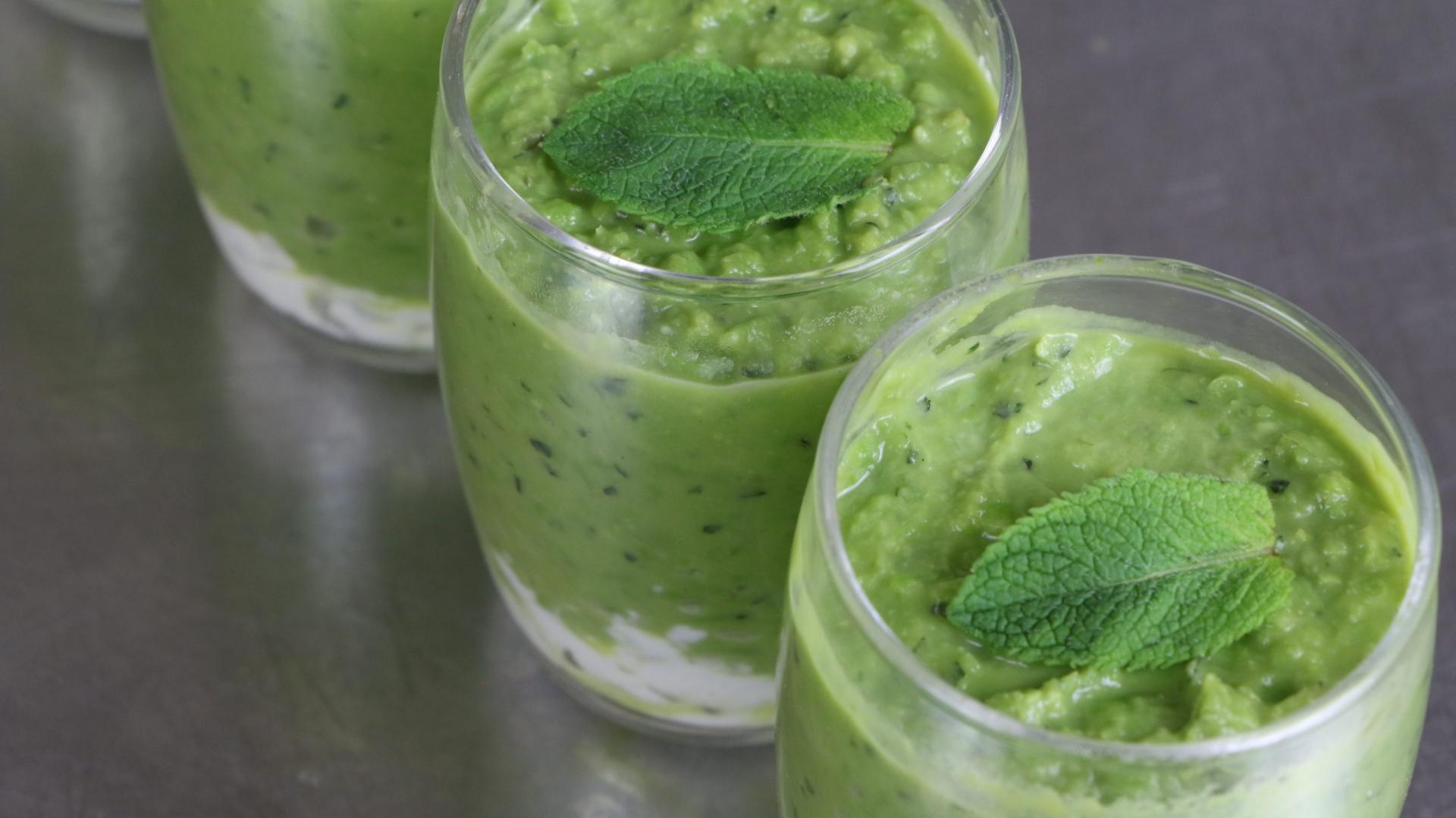 Recette de verrine de petits pois à la menthe sur lit de chèvre frais