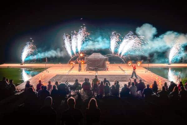 spectacle de feu depuis la plage du La du causse