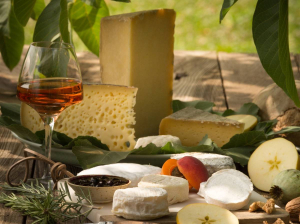 Présenttaion de plusieurs fromages de la région