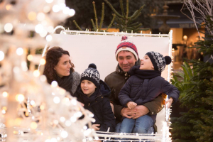 photo de famille lors des animations de Noël à Brive