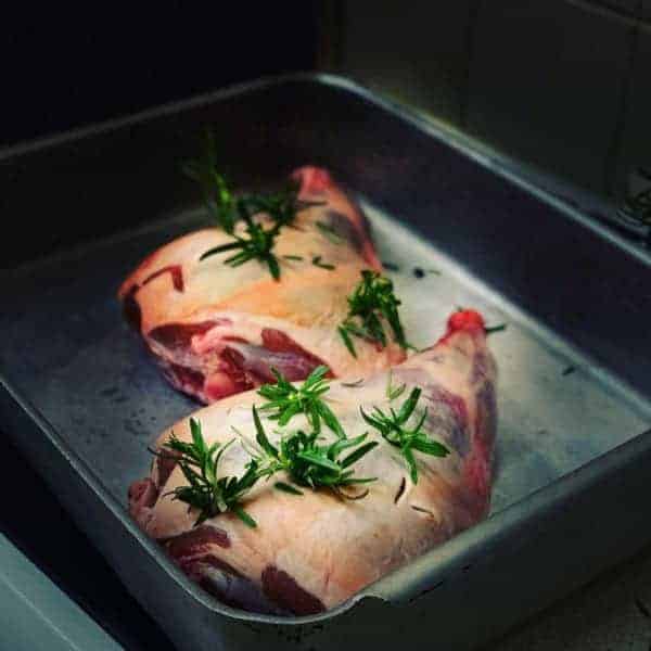 gigot d'agneau en attente de cuisson