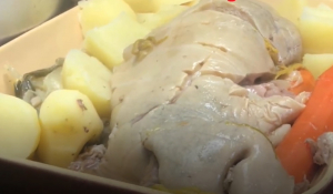 plat avec tête de veau cuisinée