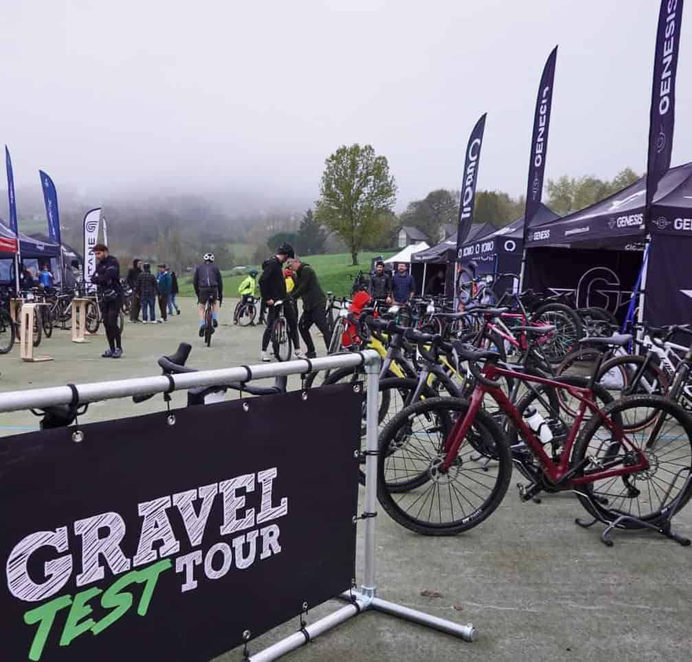 Vista de las gradas del Gravel Test Tour en Lac du Causse en octubre de 2024