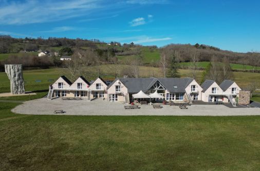 Base Sports Loisirs Vézère hebergement collectif