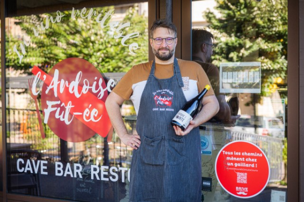 ©Ardoise Fûtée Devanture du restaurant Ardoise Fû-tée à Donzenac